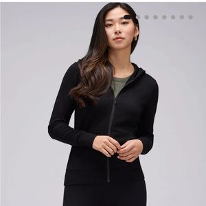 Unbound Merino Women’s Black Compact Travel Hoodie